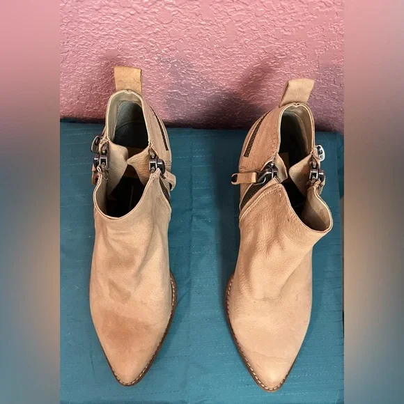 Dolce Vita Booties - Picture 2 of 8